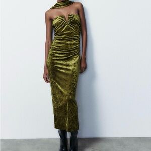 Strapless velvet dress- great for upcoming Christmas or New Years Eve party